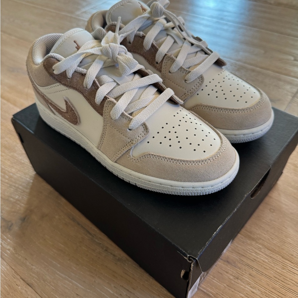 **NEW!** Nike Air Jordan Sneakers